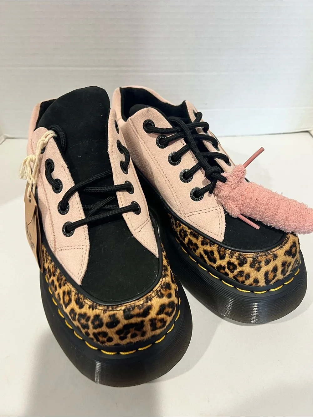 Dr. Martens Buzz 5-Eye powder pink suede With Leopard Print Women Size 7 - Picture 1 of 9
